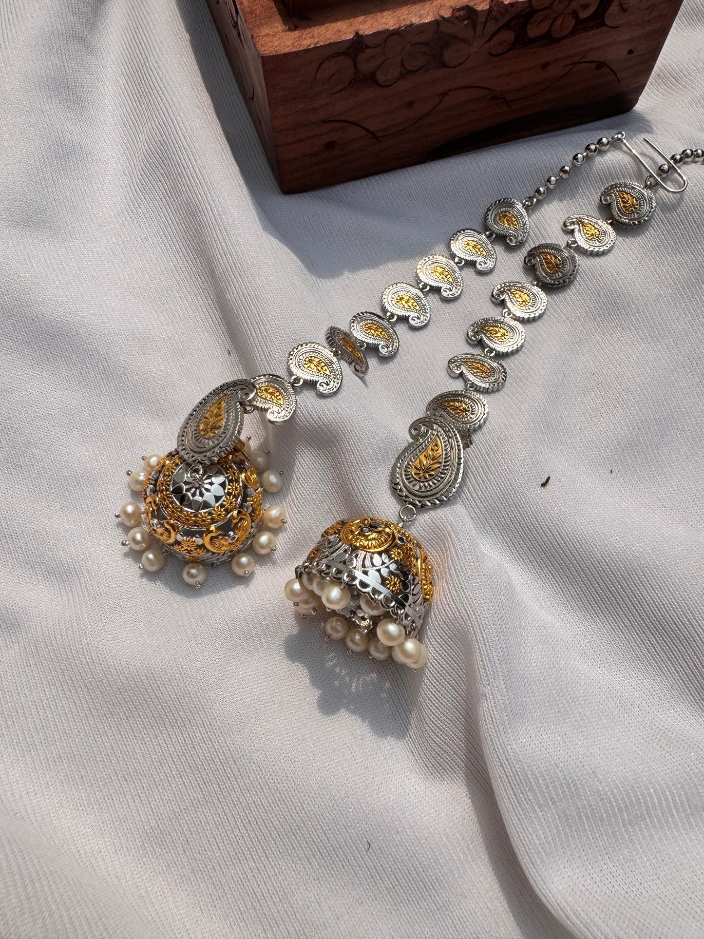 Aam kolka jhumka with kaan tana