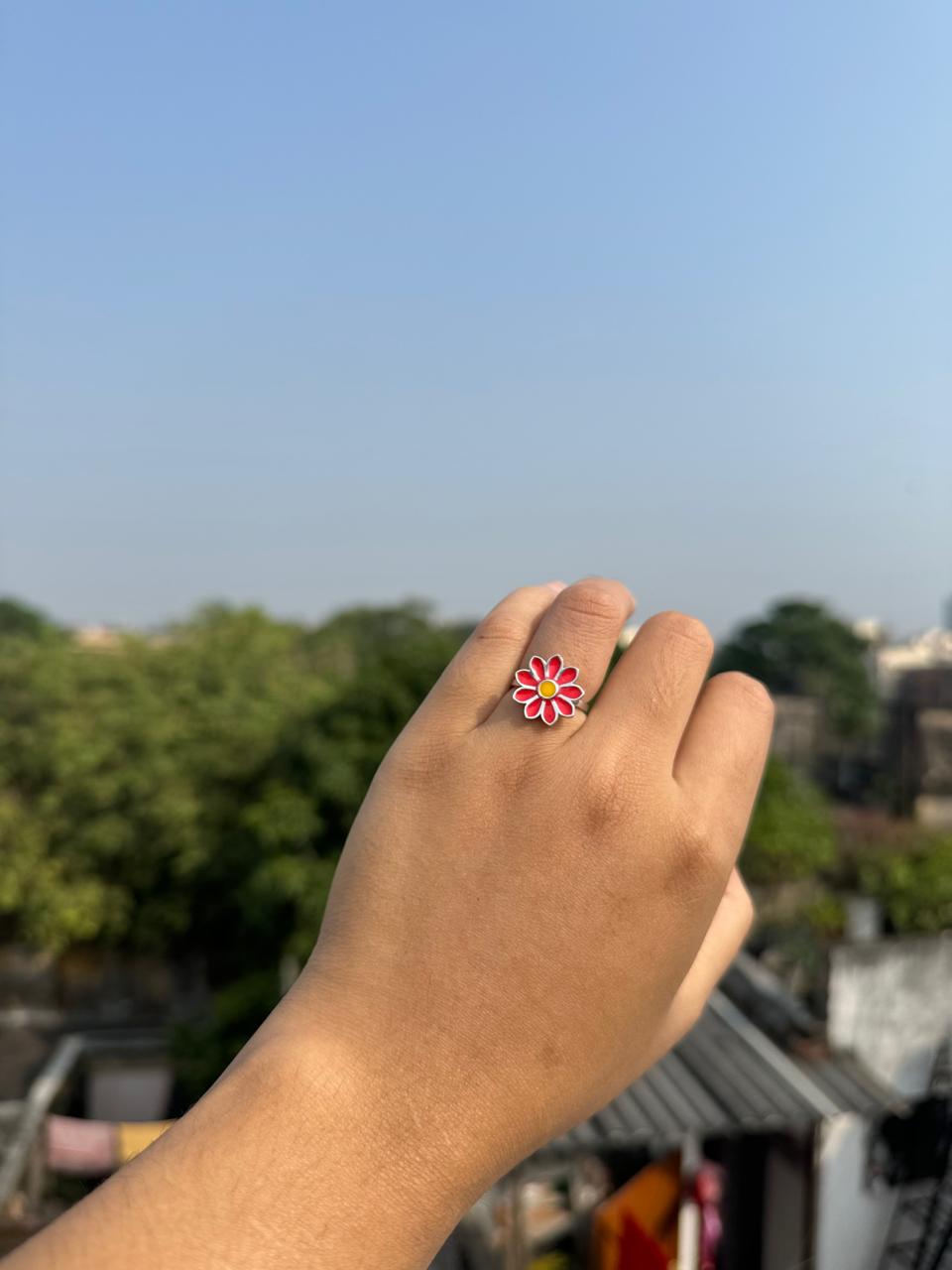 Red daisy ring