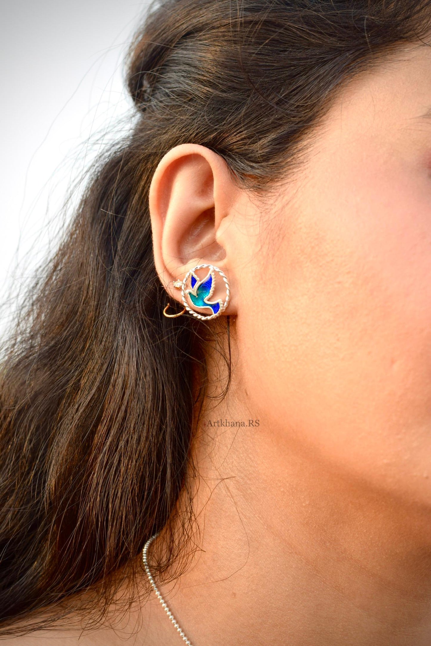 Bird round earring