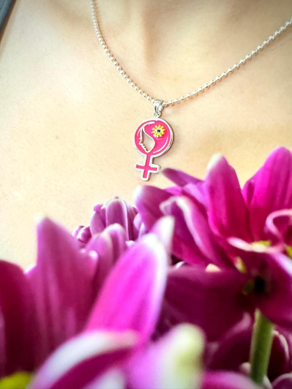 Women's symbol pendant