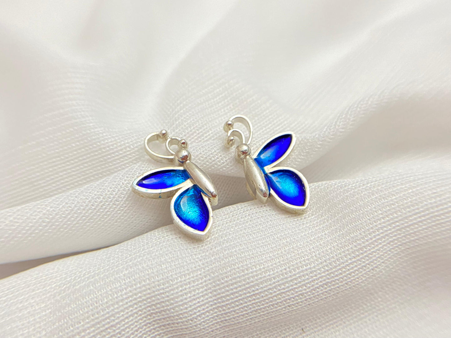 Twin butterfly with a heart combo