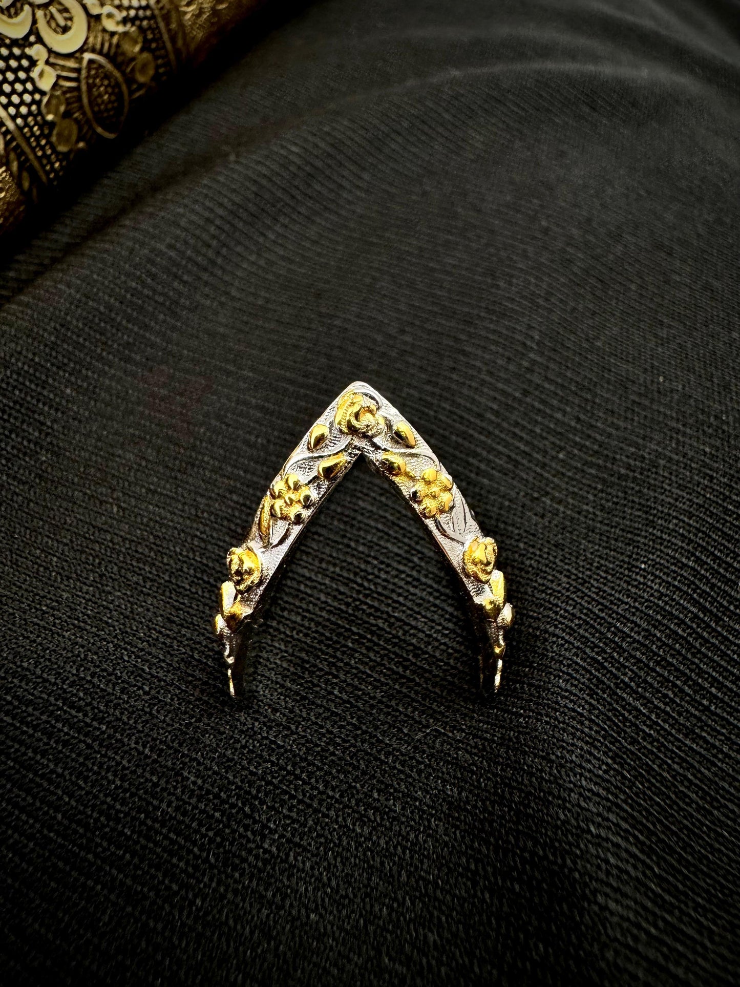 Vanki ring-floral elegance