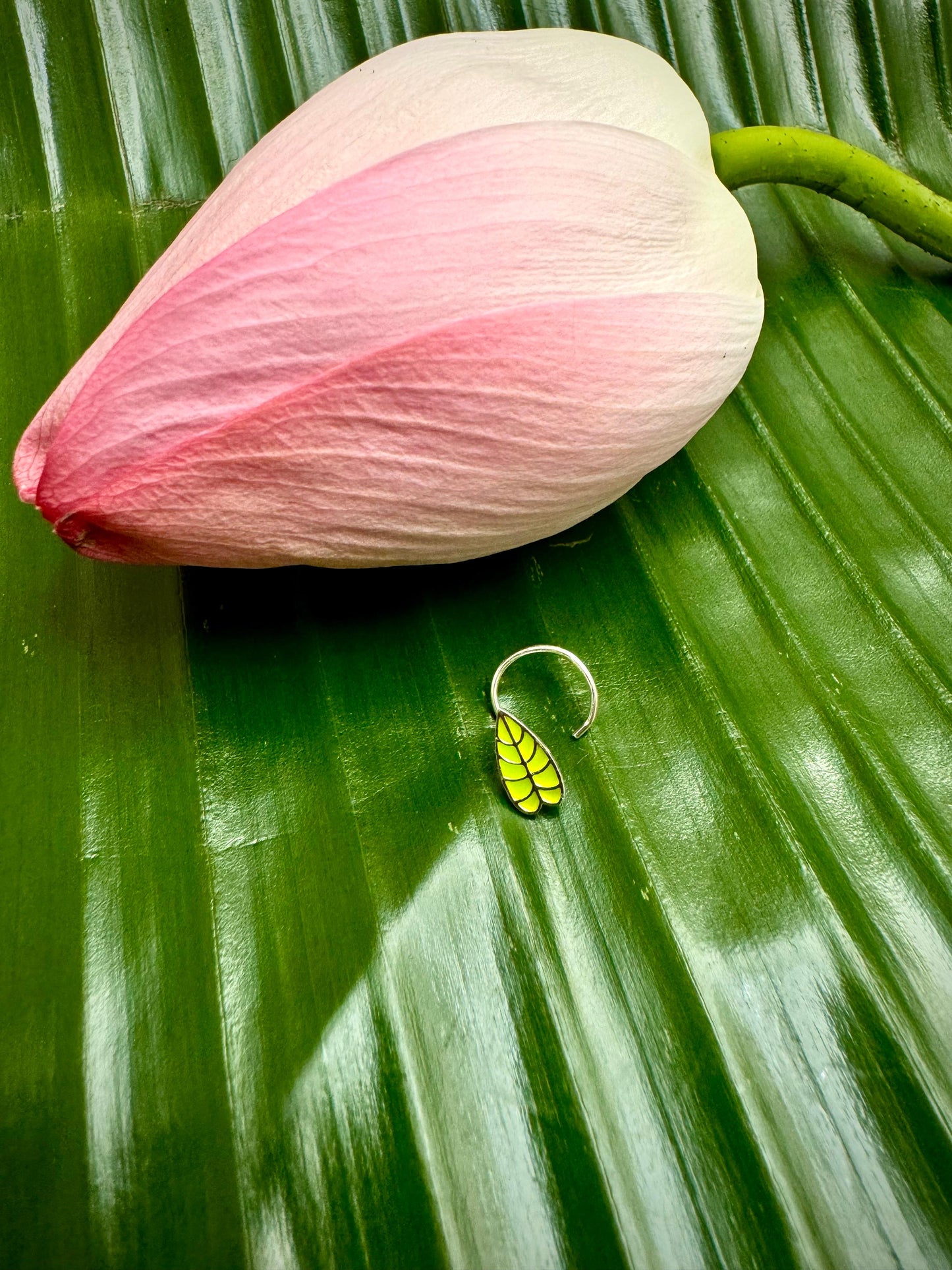 Leaf nosepin