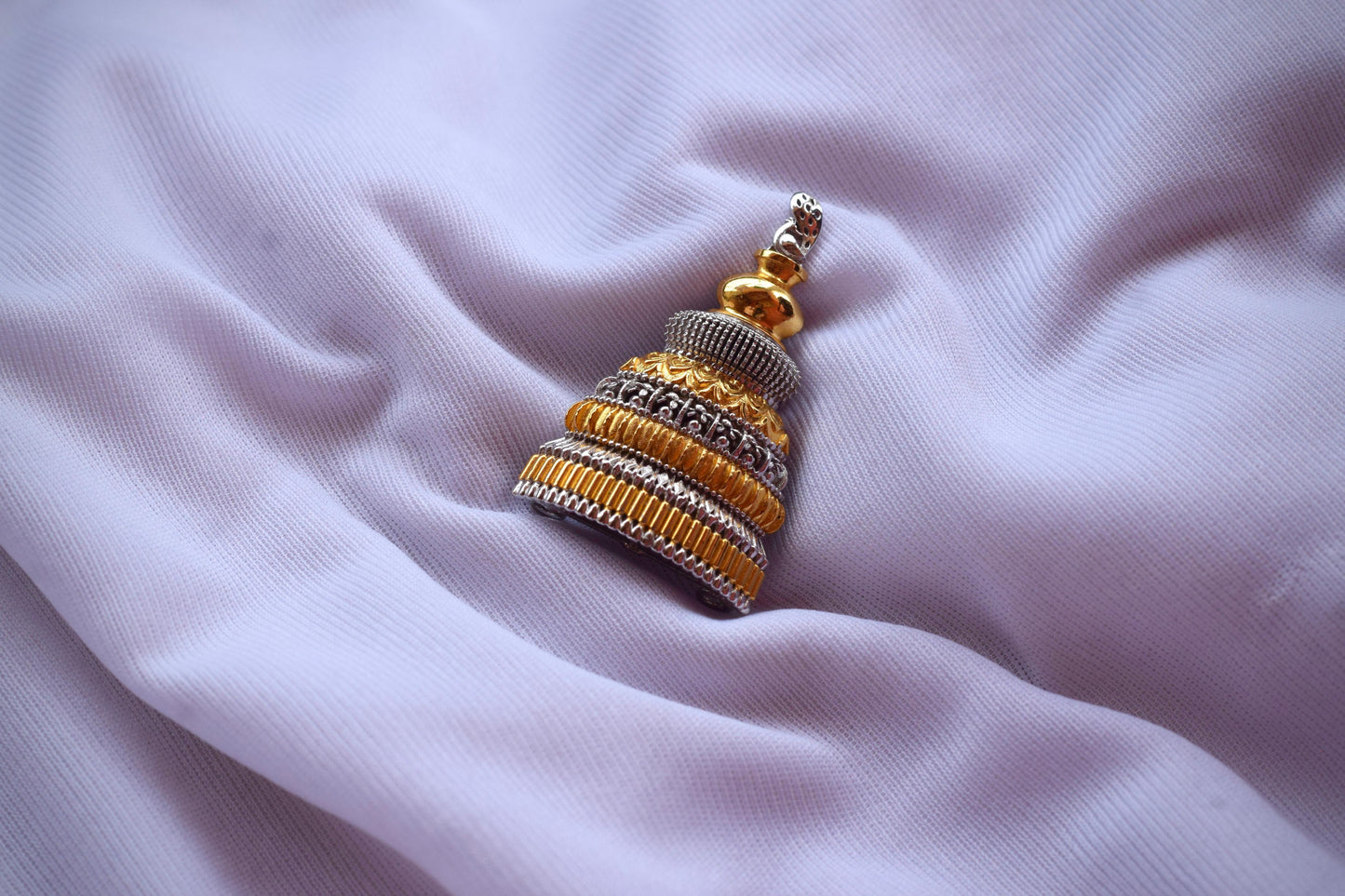 Topor brooch