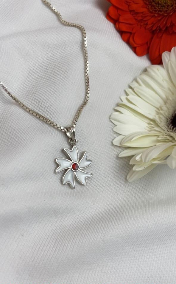 Shiuli pendant