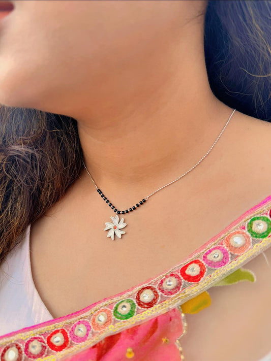 Shiuli mangalsutra