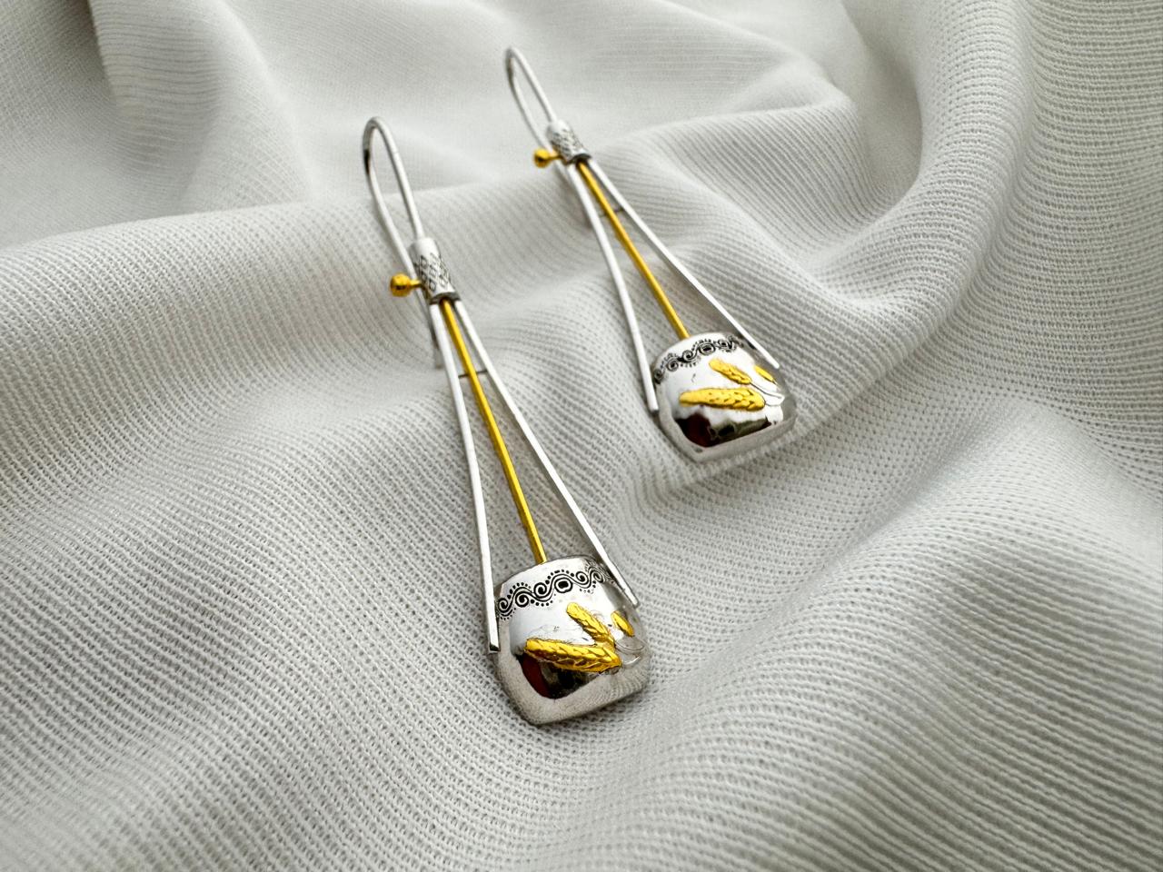 Ektara earring