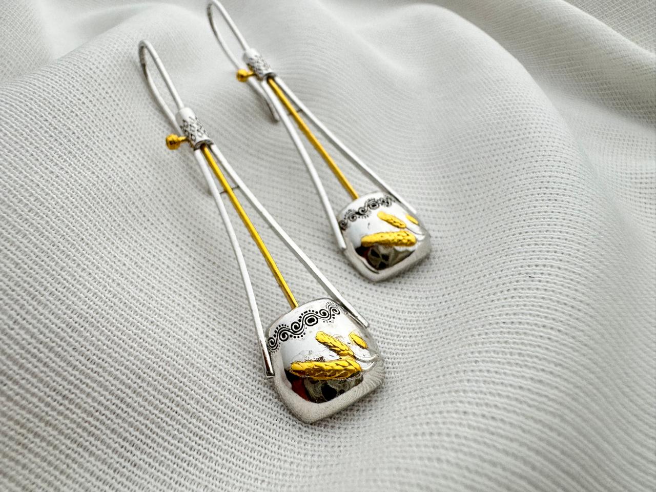 Ektara earring