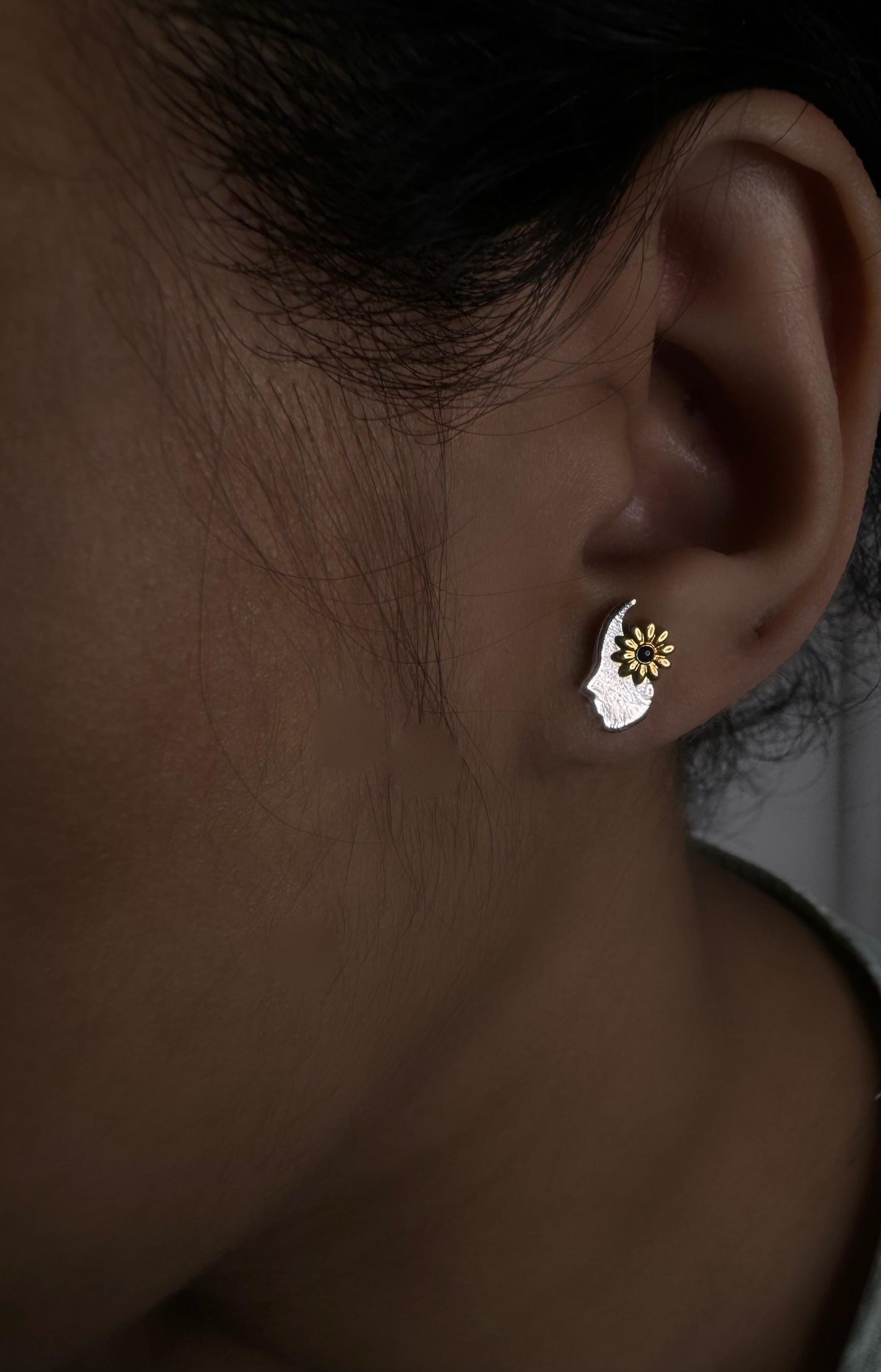 Women with flower earring