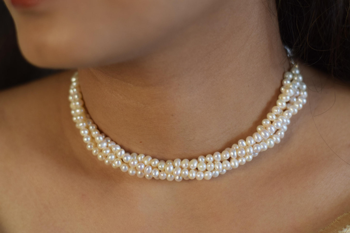 Four line pearl necklace