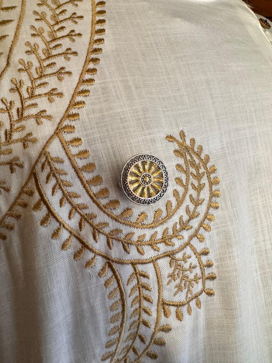 Chariot wheel brooch