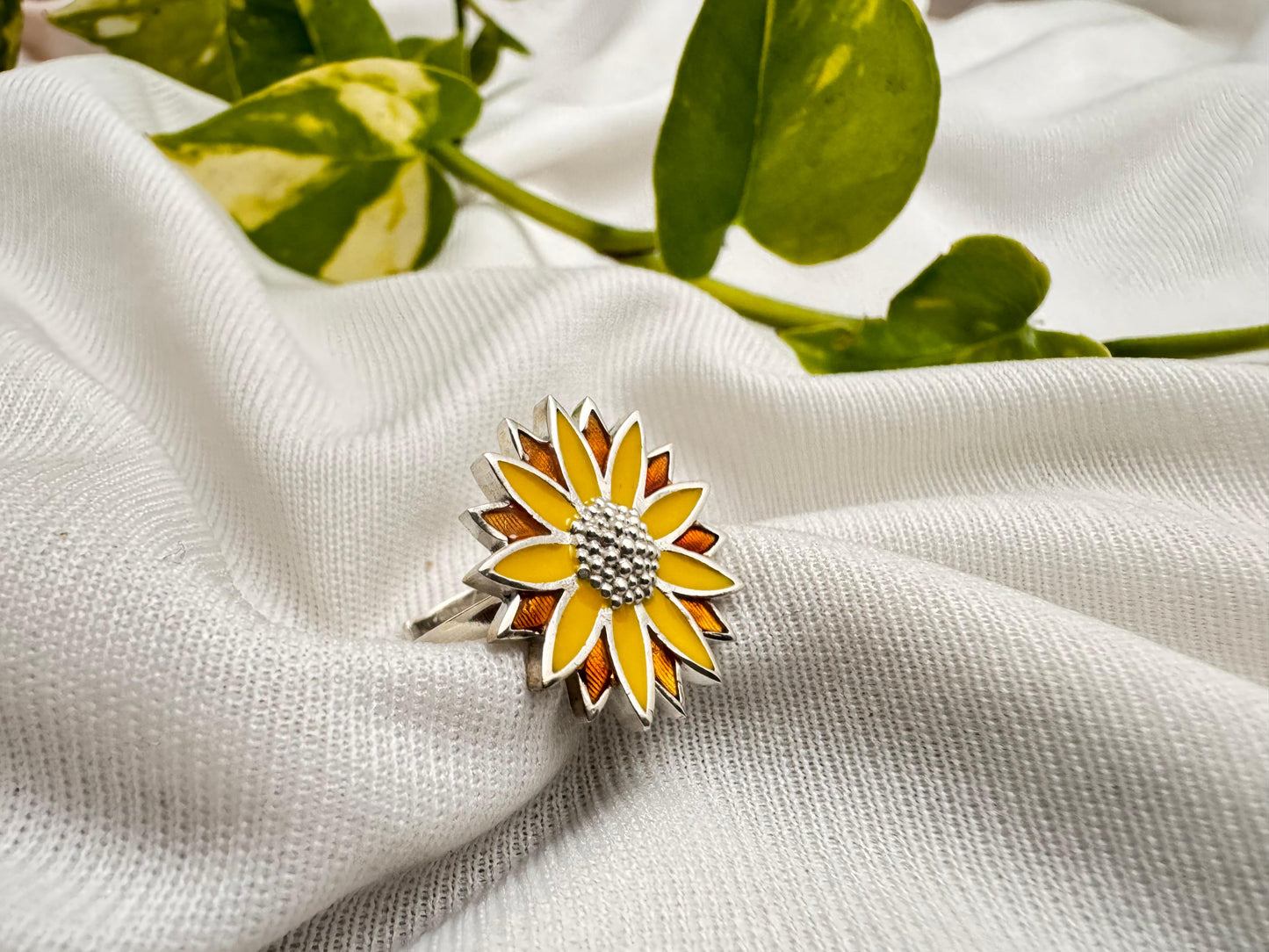 Sunflower ring