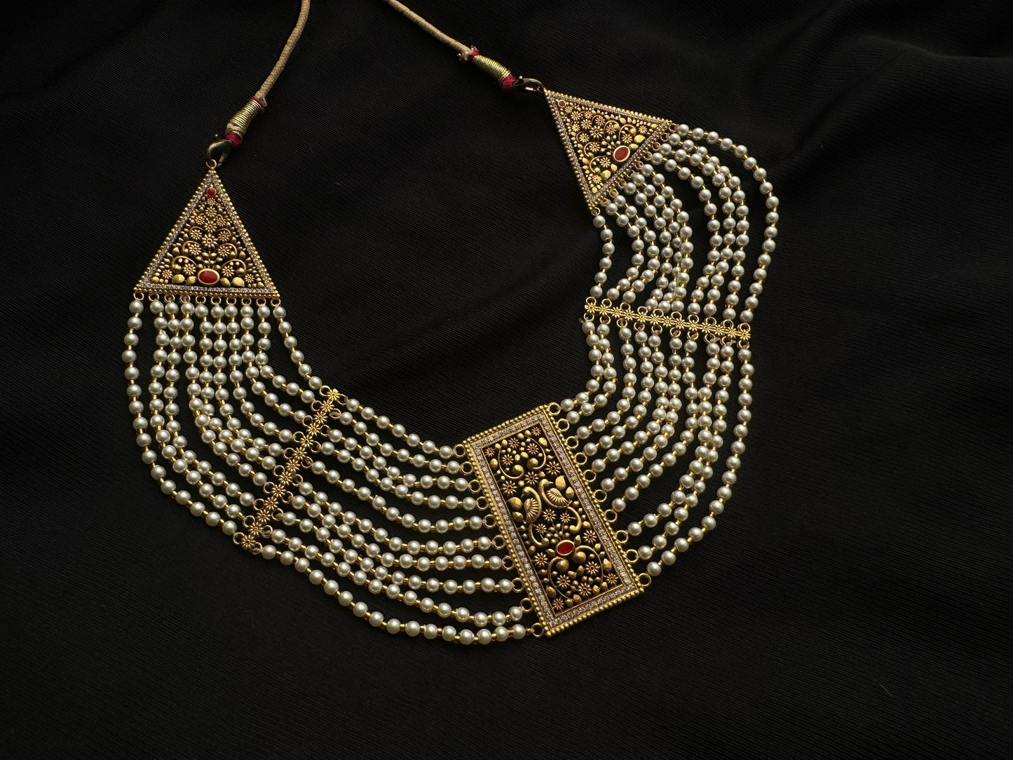 Malini gola bhora necklace
