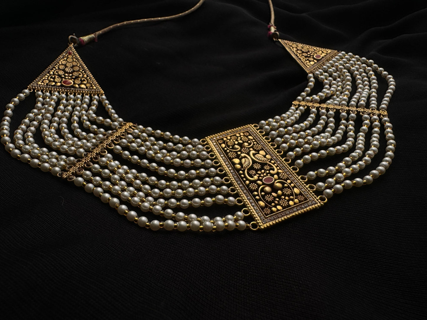Malini gola bhora necklace