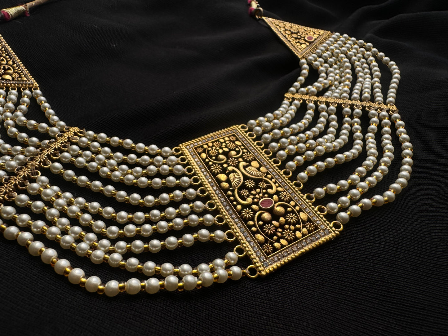 Malini gola bhora necklace