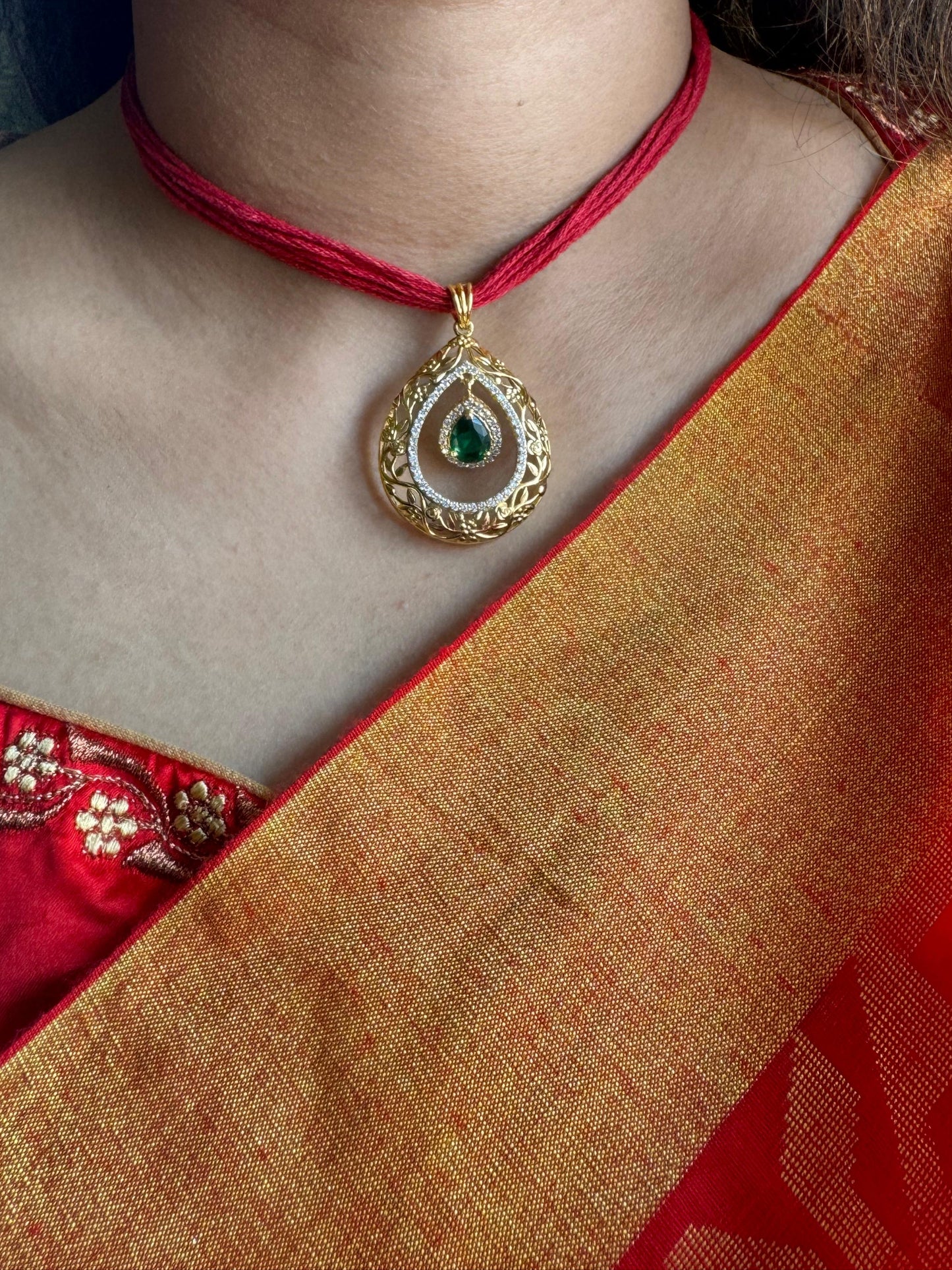 Droplet green stone hanging pendant