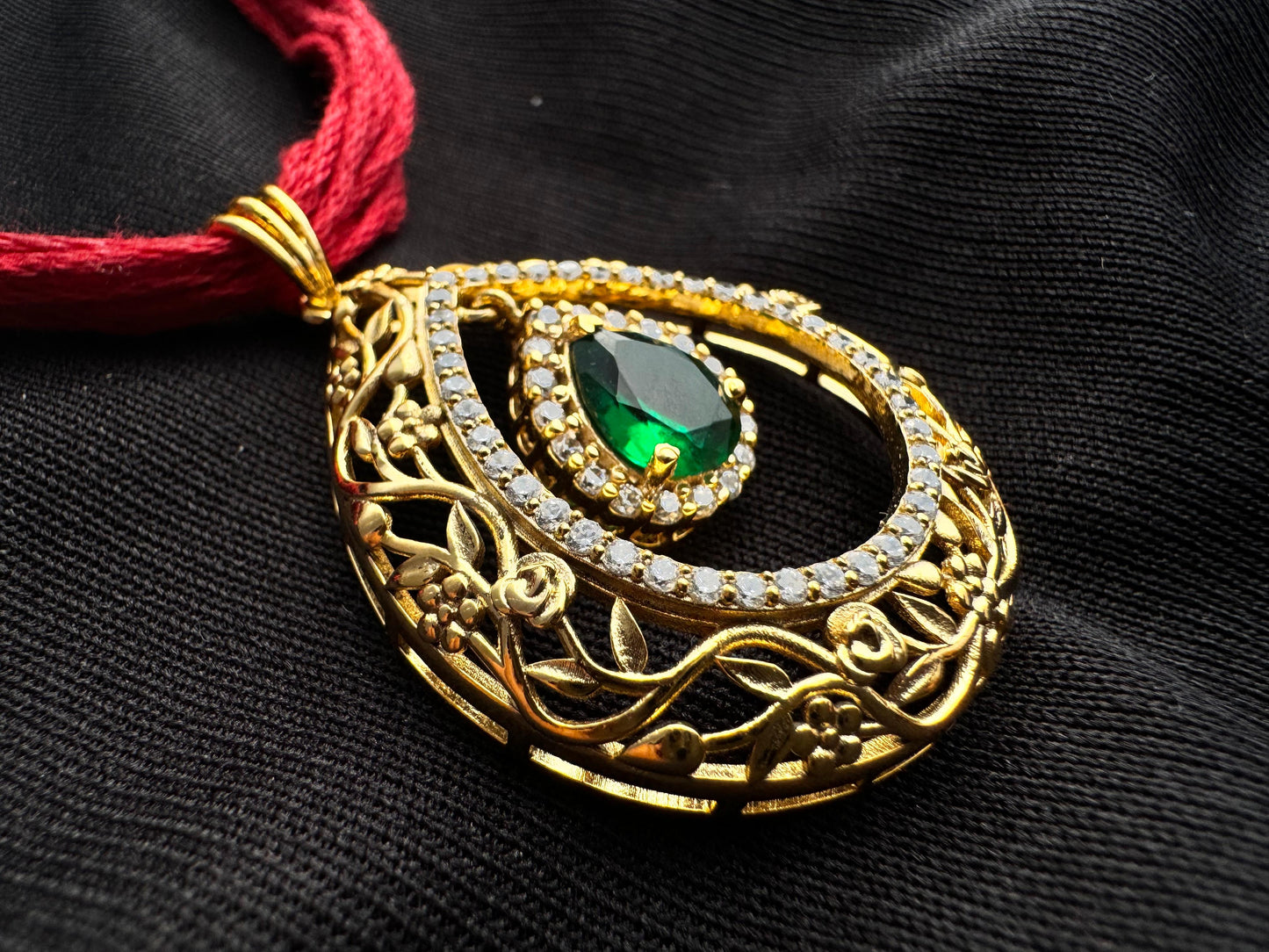 Droplet green stone hanging pendant