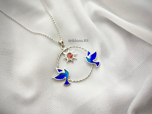 Fly away pendant