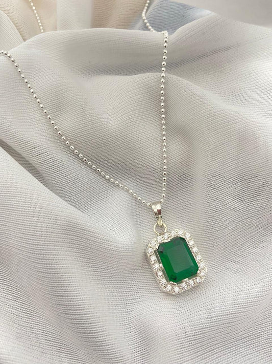 Green stone zircon pendant