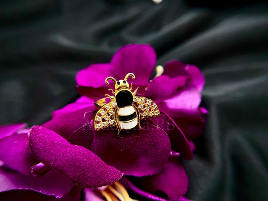 Honey bee ring