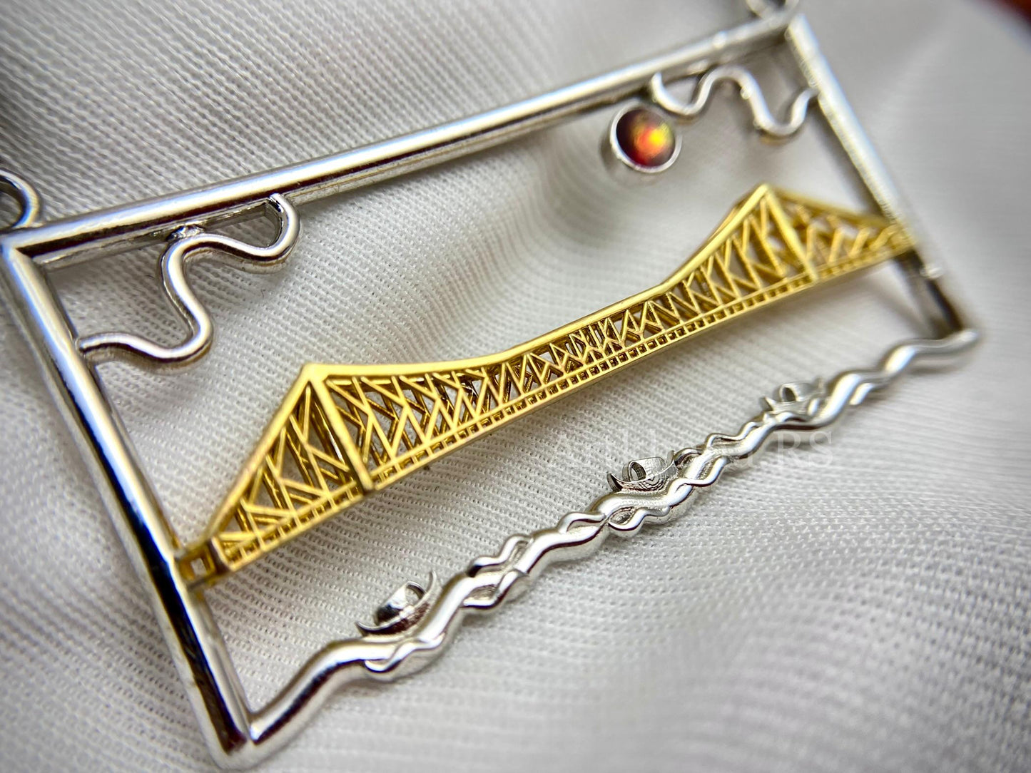 Howrah bridge 3-D necklace
