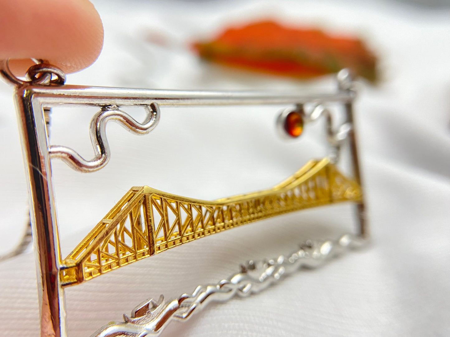 Howrah bridge 3-D necklace