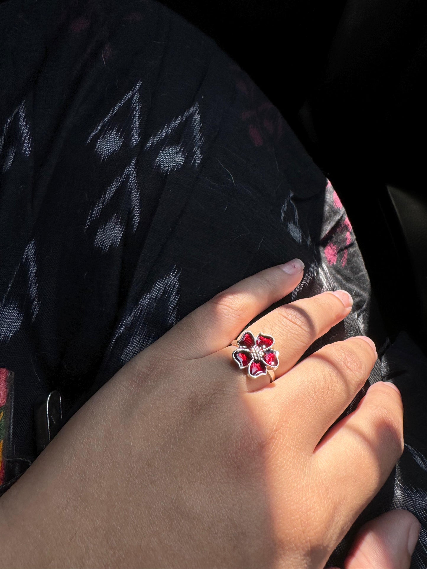 Red flower ring