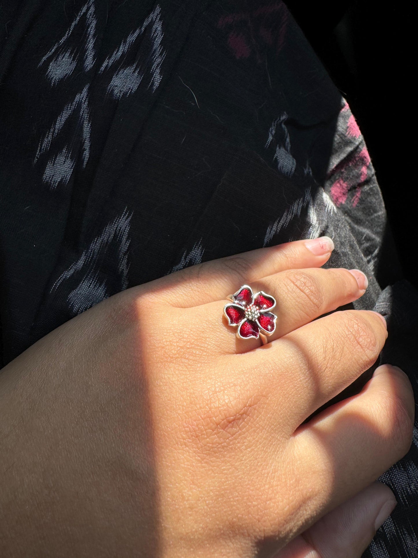 Red flower ring