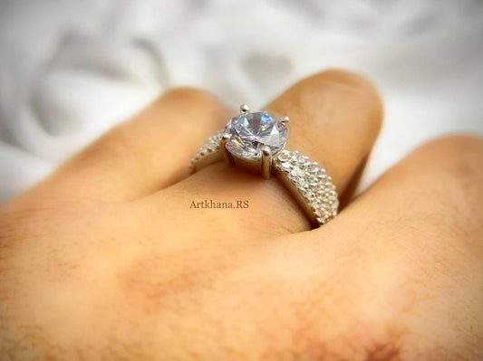 Solitaire ribbon ring