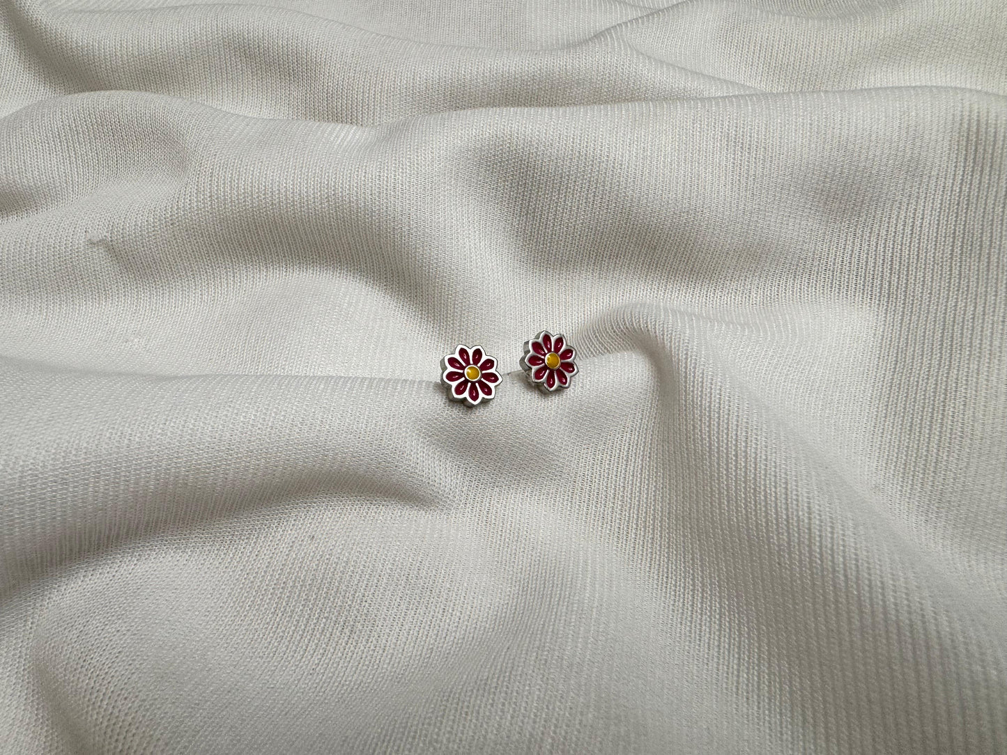 Daisy earring (small)