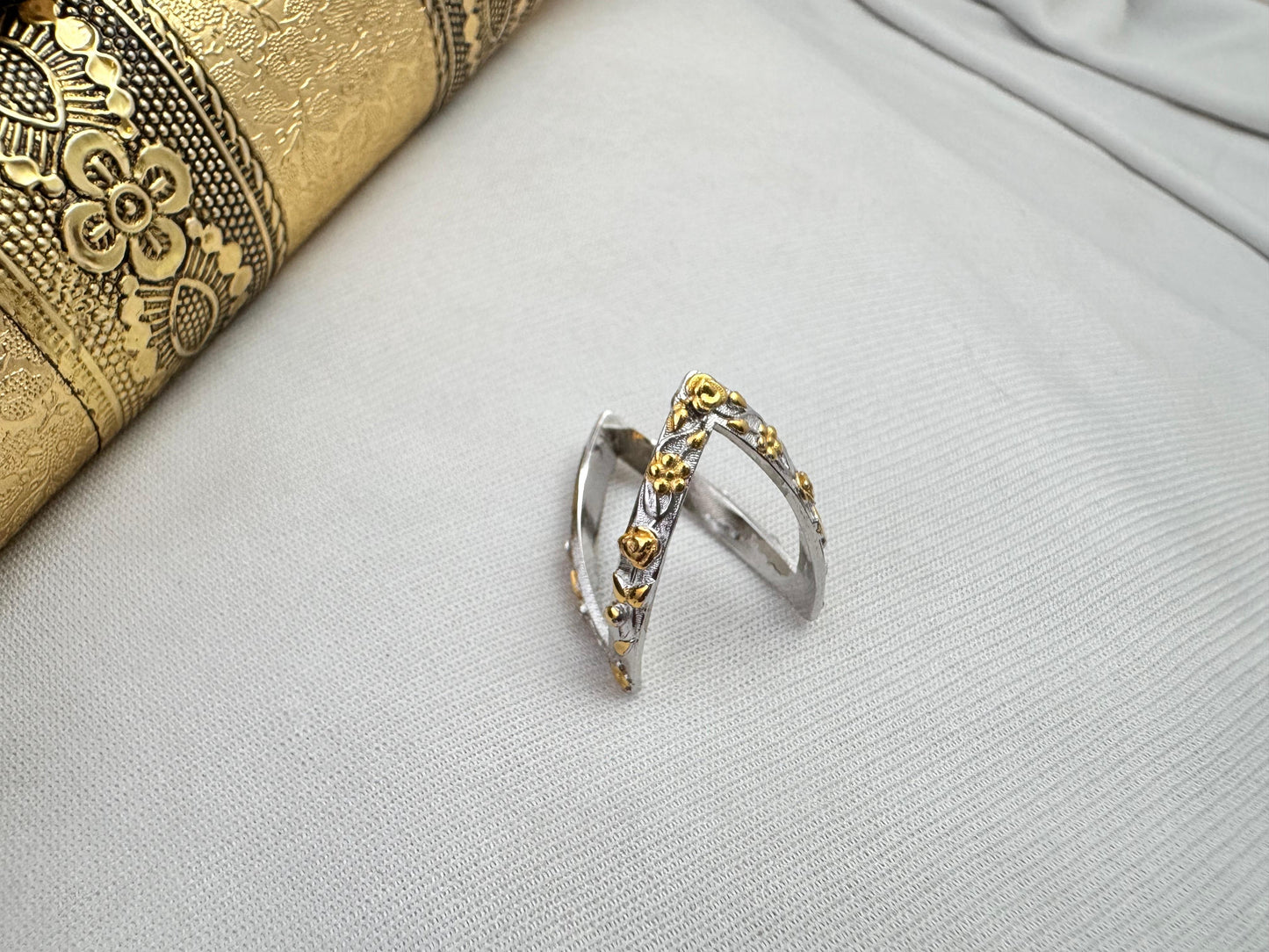 Vanki ring-floral elegance