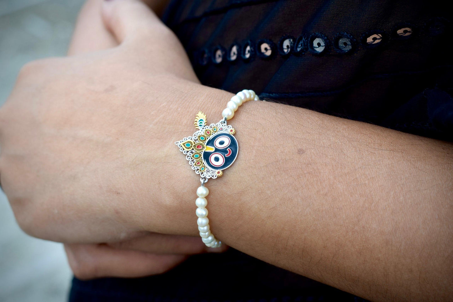 Nathkhat Jagannath pearl wristlet
