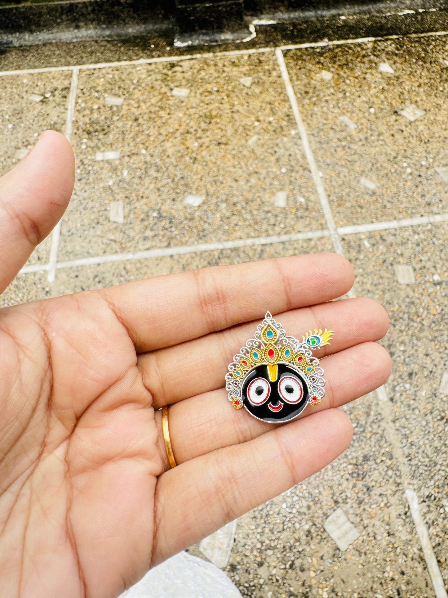 Nathkhat Jagannath brooch
