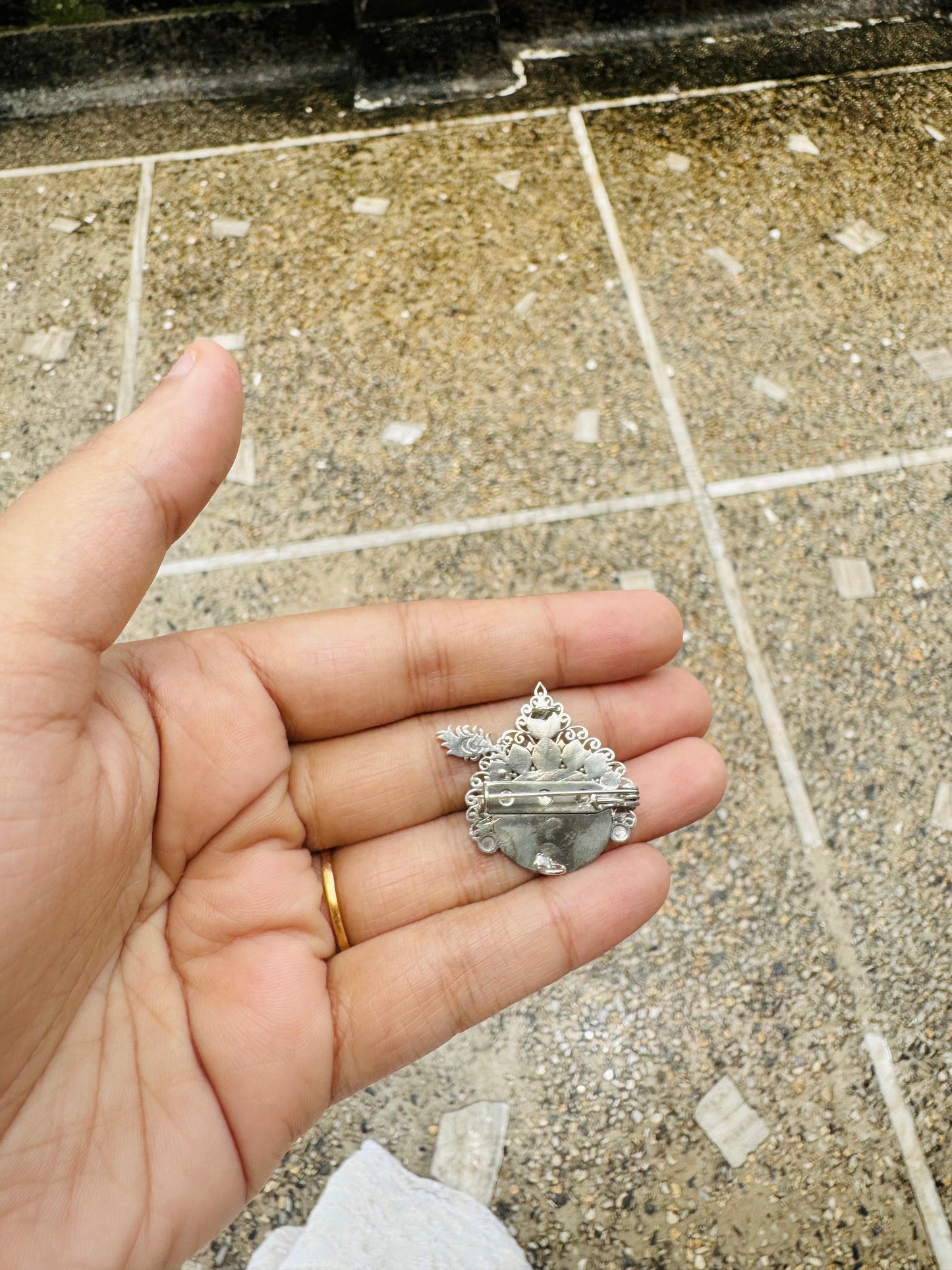 Nathkhat Jagannath brooch