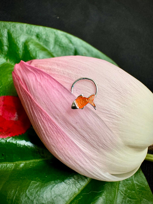 Gold fish nosepin