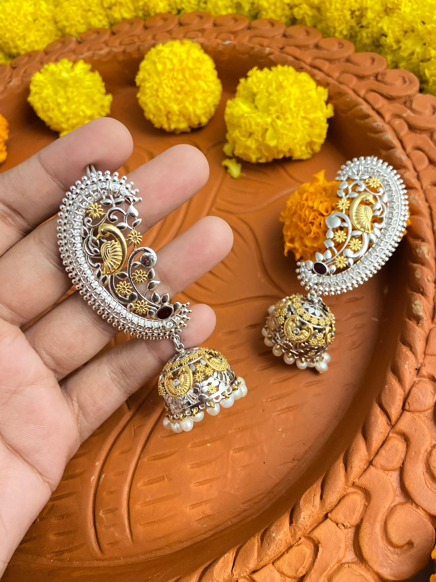 Mayuri kaan jhumka