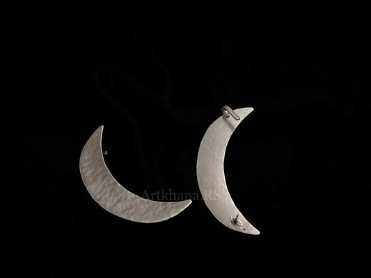 Crescent moon earcuff