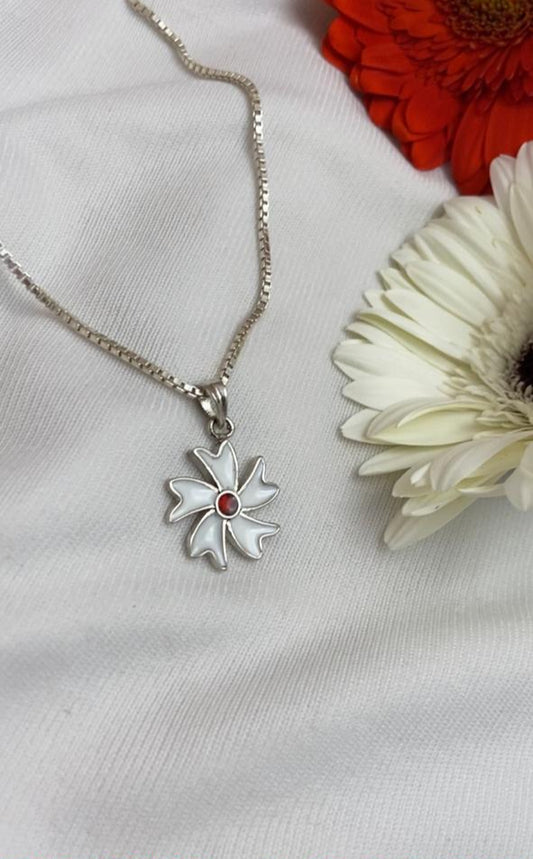 Shiuli pendant